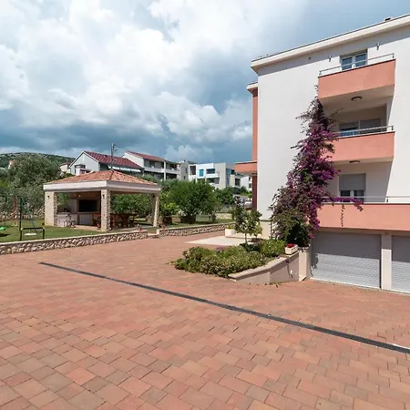 Luxury Sopra טרוגיר