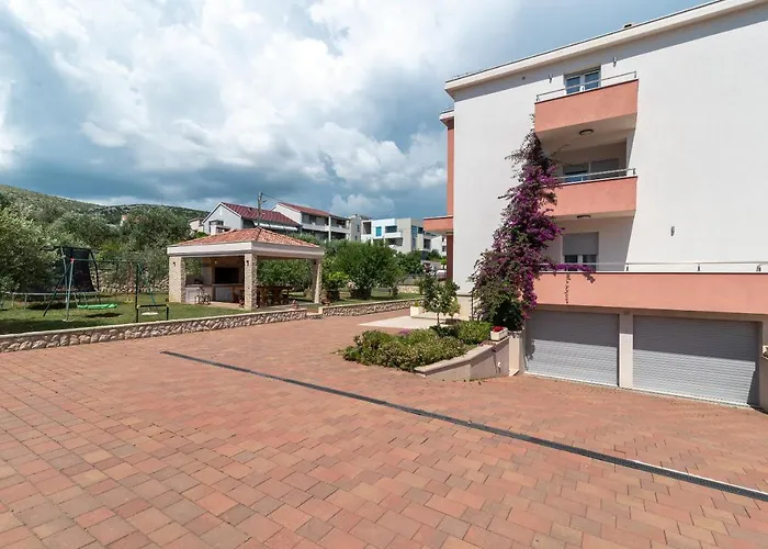 Luxury Sopra 特罗吉尔