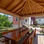Luxury Sopra